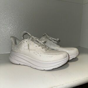 HOKA- Clifton 9